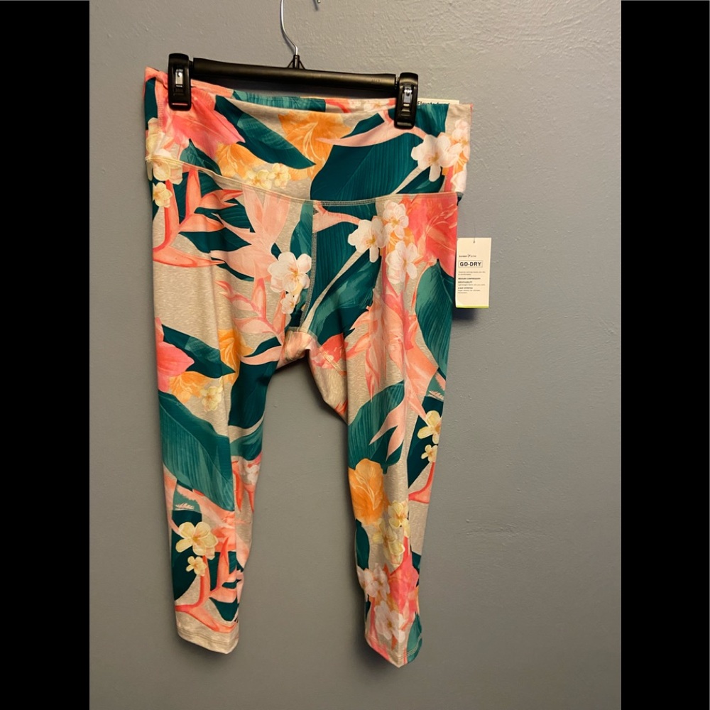 Old navy active go dry Capri workout pants size xl